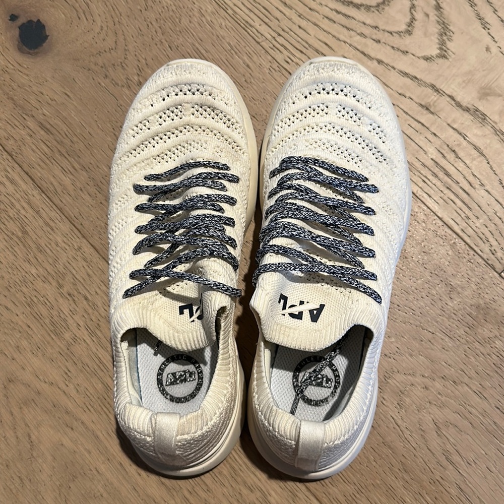 APL Techloom Wave